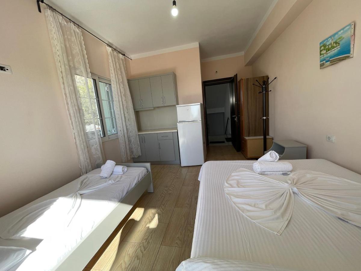 Villa Xhevdet Sarandë Exterior foto